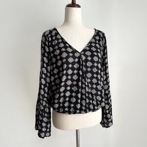 American Eagle Floral Bell Sleeve Top Womens M Black Whimsigoth Boho Hippie